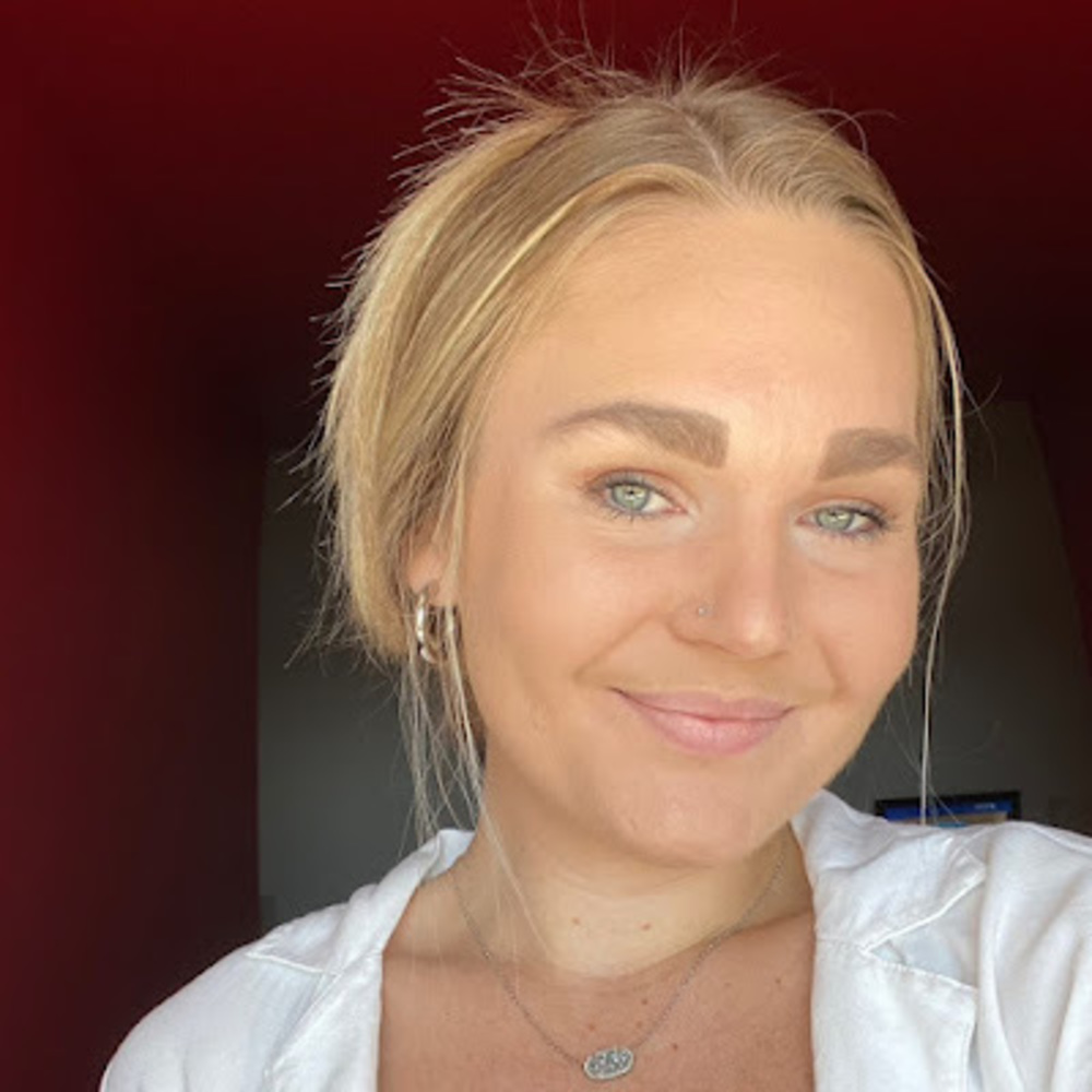 Meet your Posher, Laura